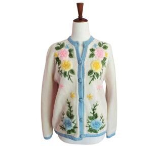 Vintage 60's Floral Cottagecore Embroidered Women's Sweater - Size Medium